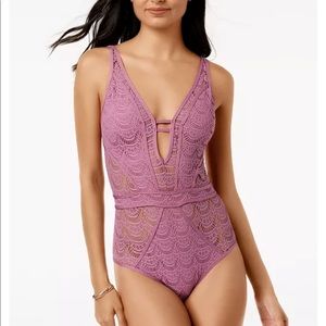 NWOT Becca Crochet Plunge One Piece Size Medium